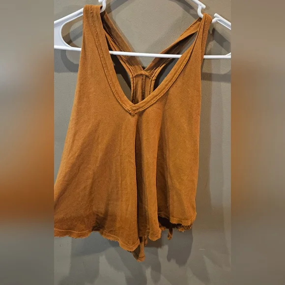 Never worn small tank top - Picture 2 of 3